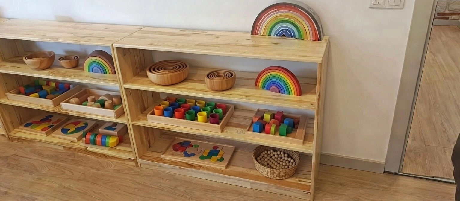 Montessori Materyal Dolabı
